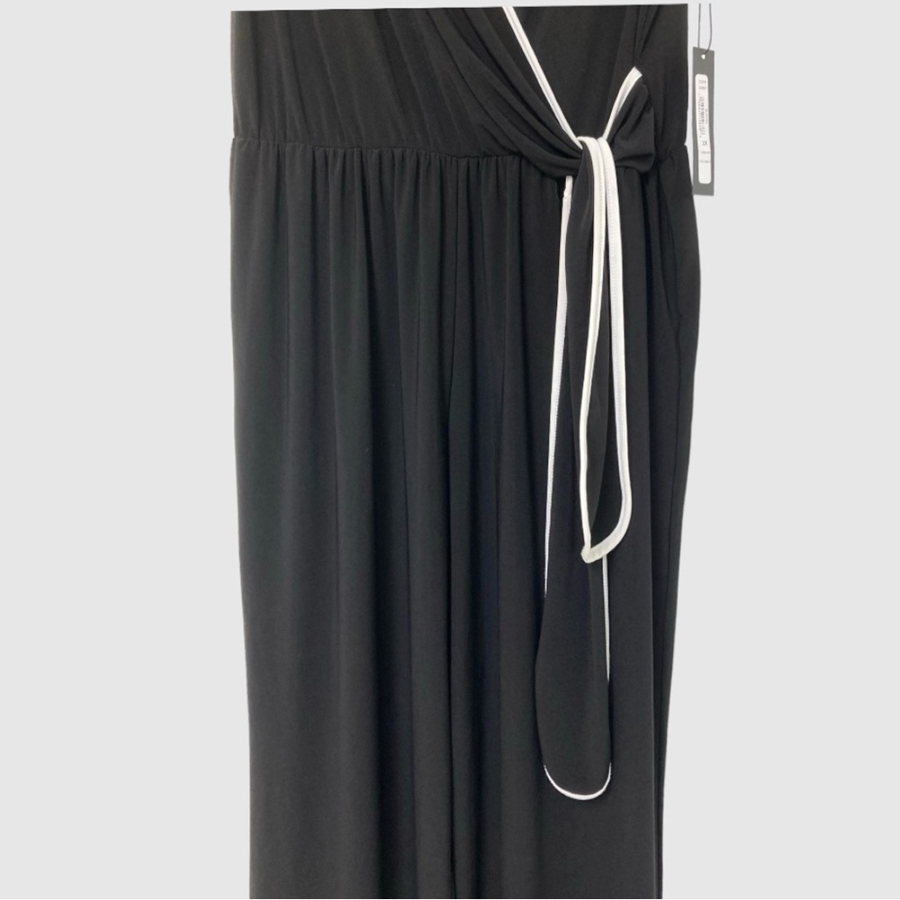 NWT Tahari USA Women’s 2X Liquid Knit Wide Leg Black & White Sleeveless Jumpsuit - Picture 3 of 9